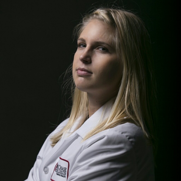 Profile Picture of Heather Shertzer (@hshertzer) on Poshmark