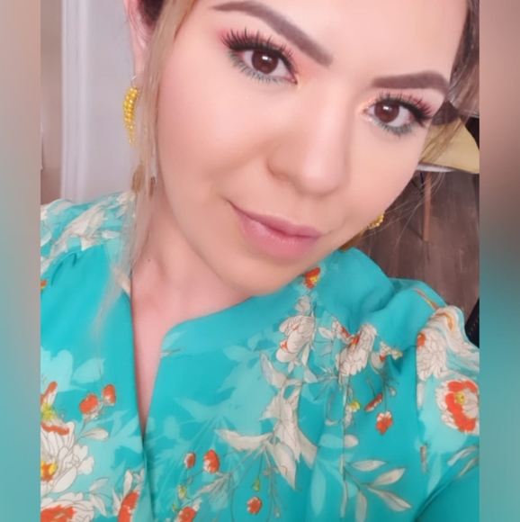 Profile Picture of Tania Solano (@rek_sk8) on Poshmark