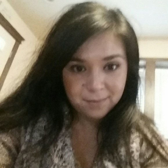 Profile Picture of Marcy Gonzales (@xda) on Poshmark