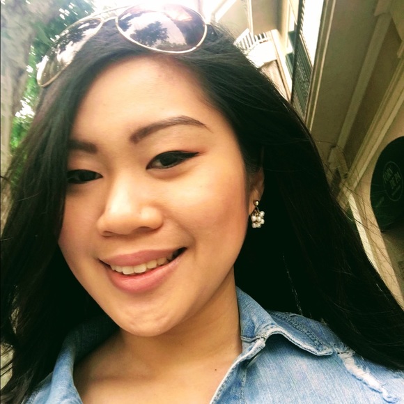 Profile Picture of Hannah Cheng (@hannathevoyager) on Poshmark