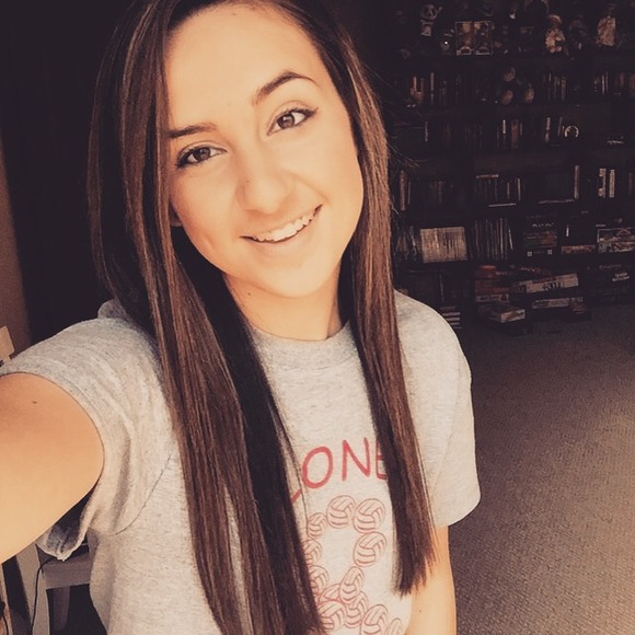 Profile Picture of Caleigh Haskiell (@little_haskiell) on Poshmark