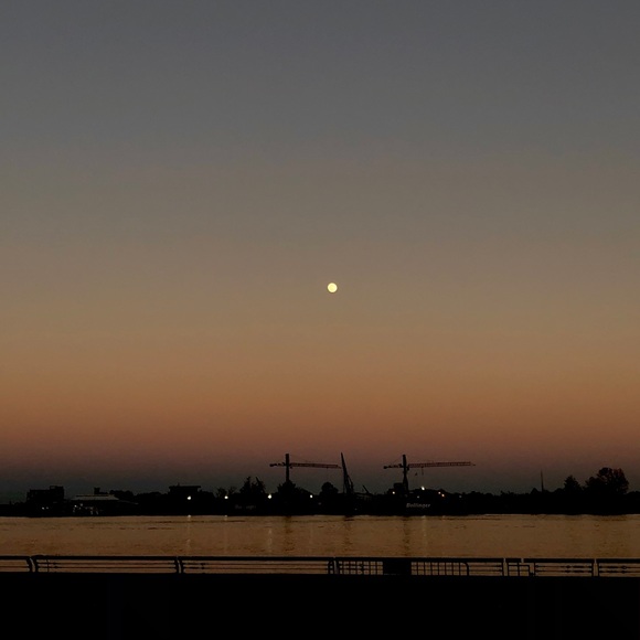 Profile Picture of Tia Joseph (@tiakrjoseph) on Poshmark