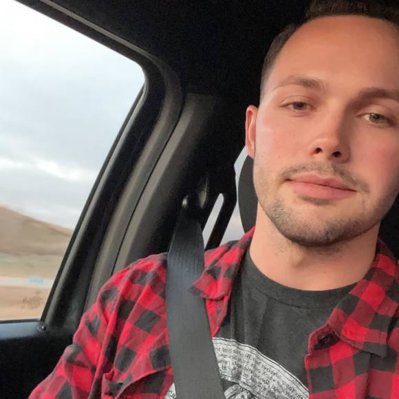 Profile Picture of Nick Simpson (@shwayx) on Poshmark