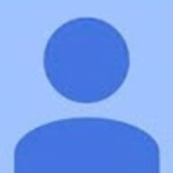 Profile Picture of Eric Loza (@eloza2) on Poshmark