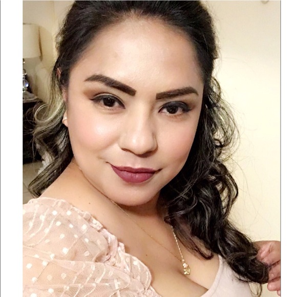 Nancy Santos - Poshmark Profile Picture of Nancy Santos (@n_ssm) on Poshmark