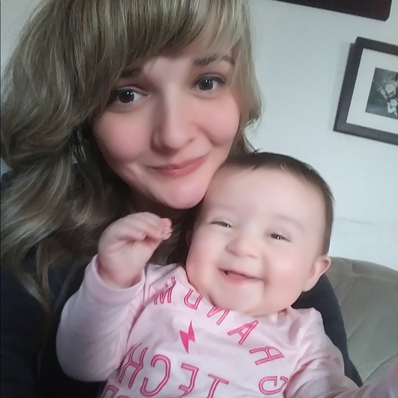 Profile Picture of Alexa Fleming (@alexafleming95) on Poshmark