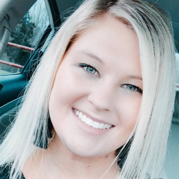Profile Picture of Maddie Crotts (@maddierose001) on Poshmark