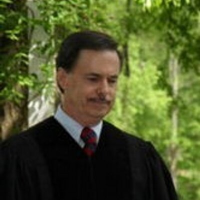 Profile Picture of Rev.Thomas Johnson (@wedatloffician) on Twitter