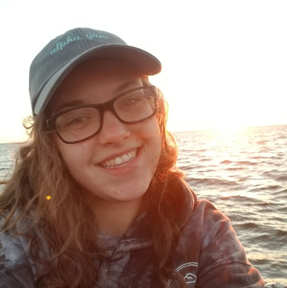 Profile Picture of Elisabeth Bradberry (@e_bradberry) on Poshmark