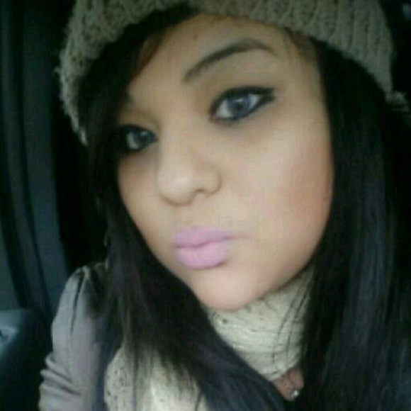 Profile Picture of Patricia Salazar (@paty88) on Poshmark