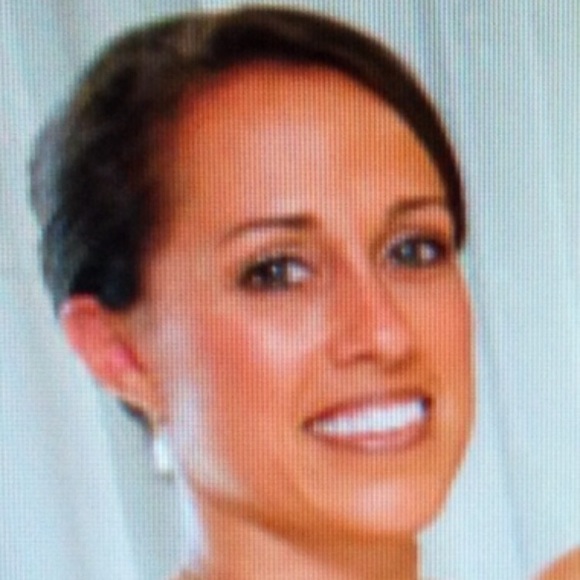 Profile Picture of Christie Reznik (@creznik) on Poshmark