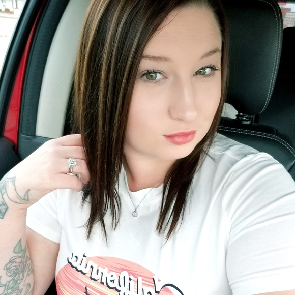 Profile Picture of Heather Ferrill (@hferrill90) on Poshmark