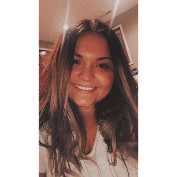 Lauryn Michalenko - Poshmark Profile Picture of Lauryn Michalenko (@lmichalenko) on Poshmark