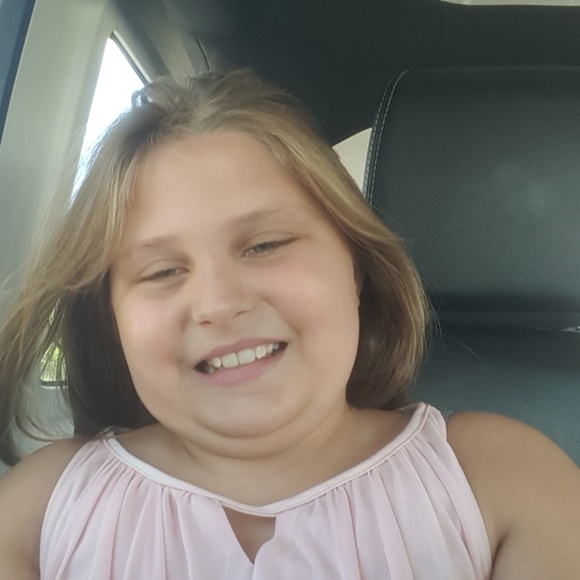 Profile Picture of Abbey Stettler (@superglide80ci) on Poshmark