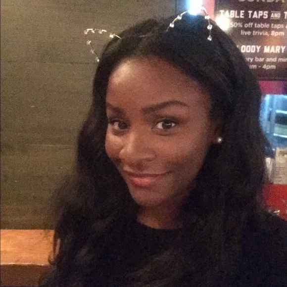 Profile Picture of Britney Mitchell (@blovely4) on Poshmark