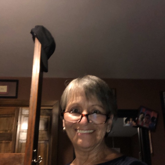 Profile Picture of Danielle Proulx (@kevinkris) on Poshmark