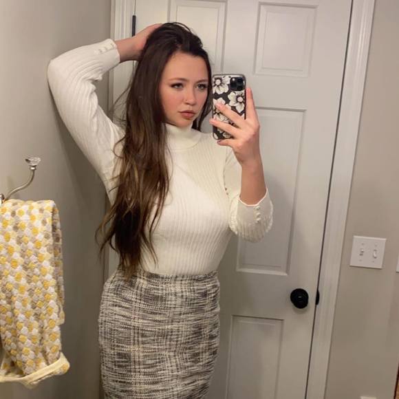 Jordan Vanhooser - Poshmark Profile Picture of Jordan Vanhooser (@vanwhosyomama) on Poshmark