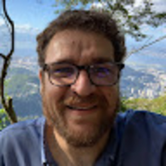 Profile Picture of Daniel Sherman (@bluetangerines) on Poshmark