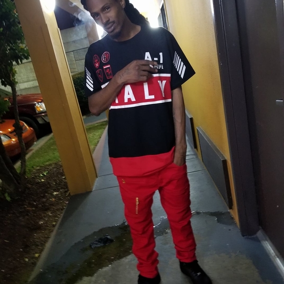 Profile Picture of Christopher Armstrong (@christophera991) on Poshmark