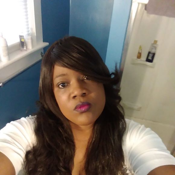 Profile Picture of Nina Mockobee (@ninamockobee) on Poshmark