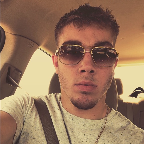 Profile Picture of Matt Holman (@mattholman11) on Poshmark