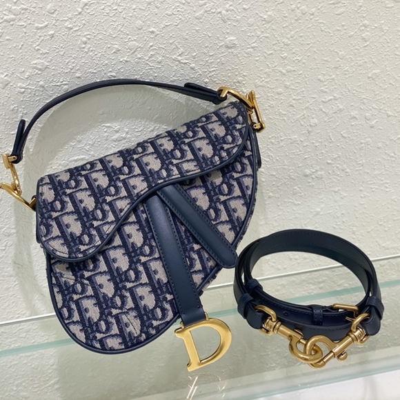 Profile Picture of Nigel Albert (@albert4991) on Poshmark