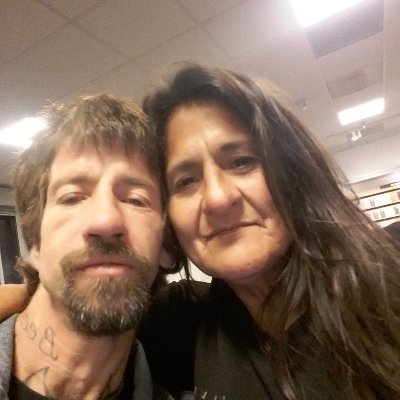 Profile Picture of Henry Barrett & Becky Rangel (@BarrettRangel) on Twitter