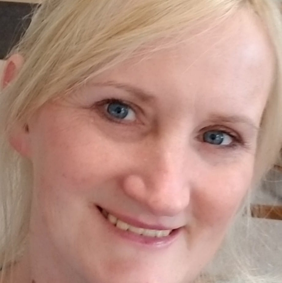 Profile Picture of Jeannie Tichnell (@tichnelljean) on Poshmark