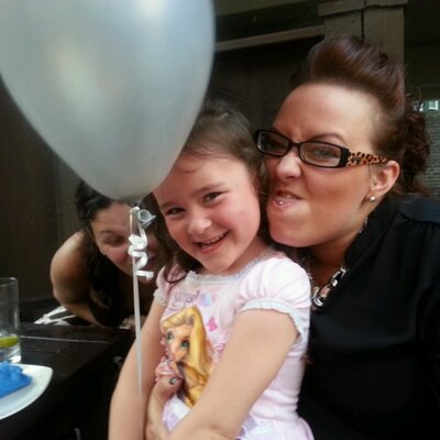 Profile Picture of Christine Roberts (@chrissy_roberts) on Twitter