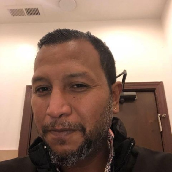 Mario Sermeno - Poshmark Profile Picture of Mario Sermeno (@mariosraujo) on Poshmark