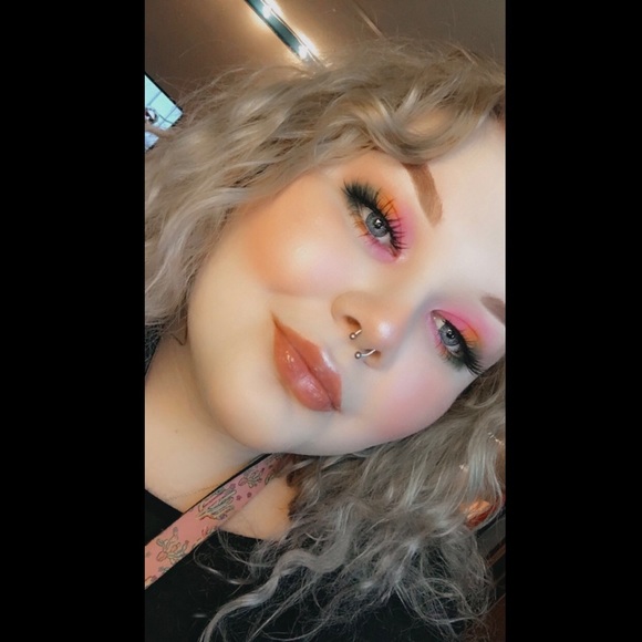 Profile Picture of Kaylee Blevins (@kjaiblevins16) on Poshmark