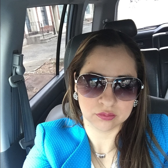 Profile Picture of Rosa Rivera (@rosa0722) on Poshmark