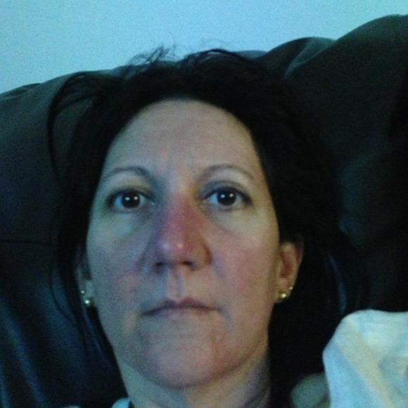 Profile Picture of Andreia Goncalves (@andreia1972) on Poshmark