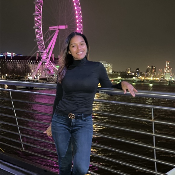 Profile Picture of Paula Carter (@pzinhaa) on Poshmark