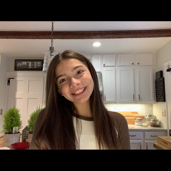 Profile Picture of Isabella Walsh (@goated503) on Poshmark