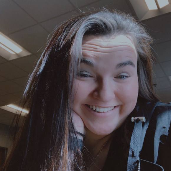 Profile Picture of Madelyn Allen (@madelynyon) on Poshmark