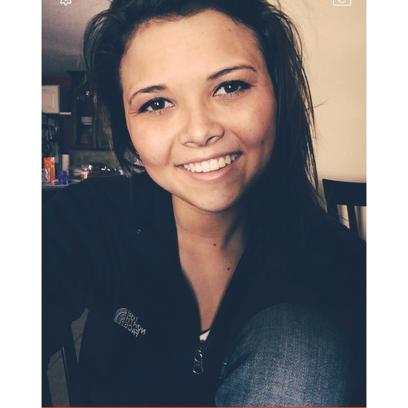 Profile Picture of Grace Rundquist (@gracerundisstt) on Poshmark