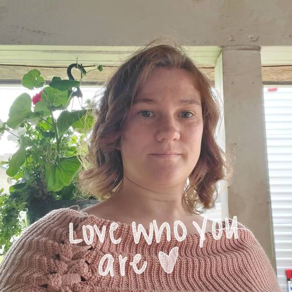 Profile Picture of Amanda Sawchuk (@amandasawchuk) on Poshmark