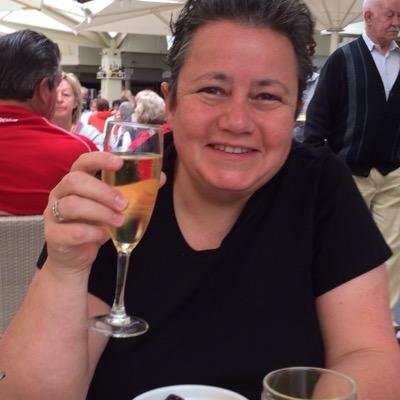 Profile Picture of Edna Piper (@pingu8cats) on Twitter