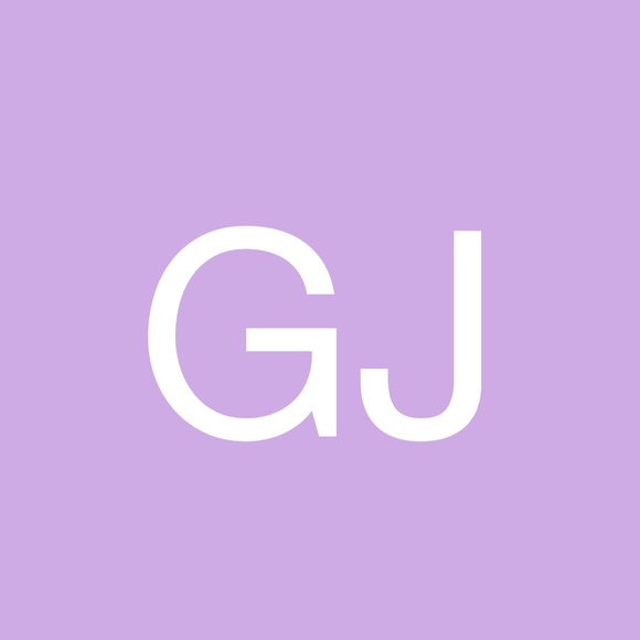 Profile Picture of Geeta Joshi (@uguess27) on Poshmark