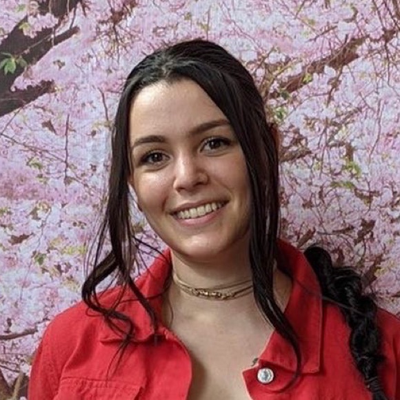 Profile Picture of Claudia Lopes (@claudialopes124) on Poshmark
