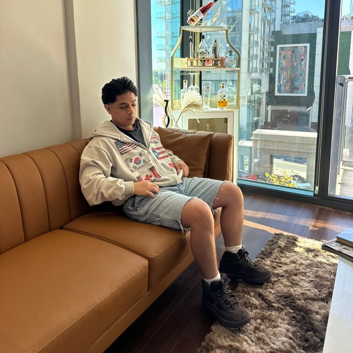 Profile Picture of larrys.archive (@larry.nezz) on Tiktok