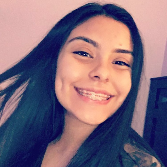 Profile Picture of Reyna Lucero (@reyna_lucero15) on Poshmark