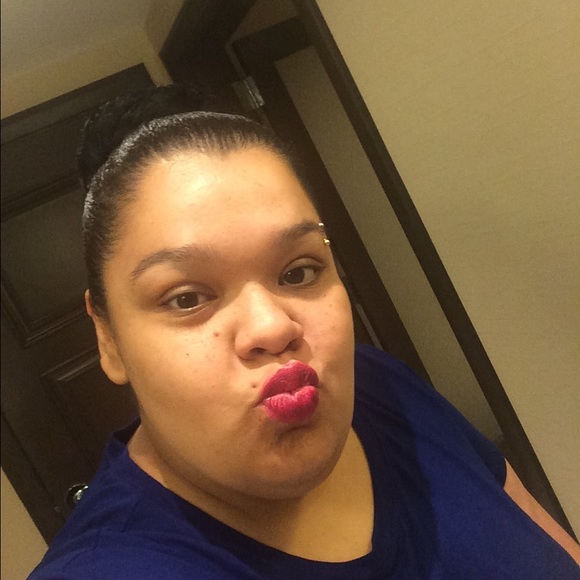 Profile Picture of Chrissy Rodriguez (@kaelimom) on Poshmark