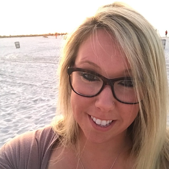 Profile Picture of Brittany Goblirsch (@annemarie614) on Poshmark
