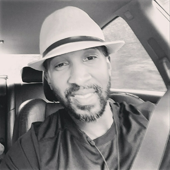 Profile Picture of Chris Reams (@reams919) on Poshmark