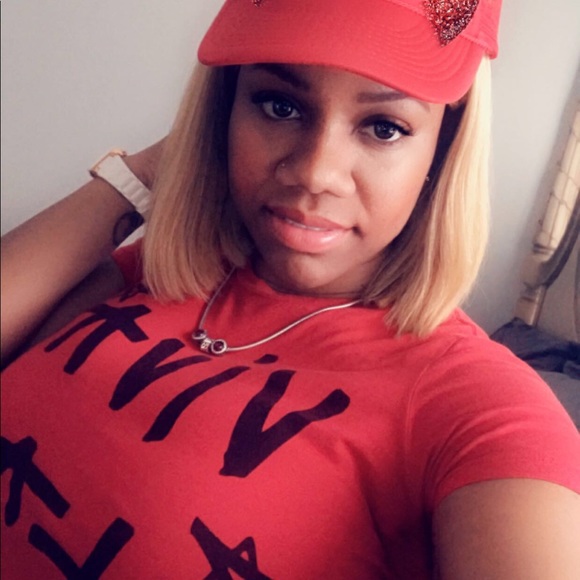 Profile Picture of Jay Capone (@livinxxl) on Poshmark