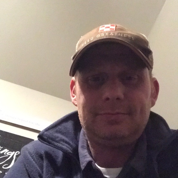 Profile Picture of Jason Wohlford (@jtwohlford) on Poshmark