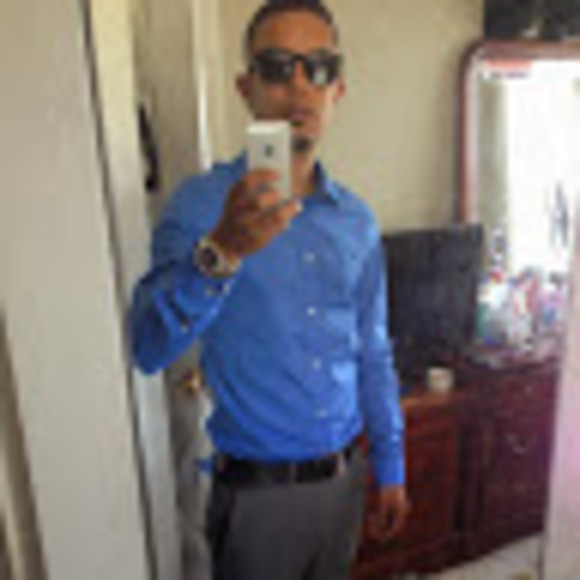 Profile Picture of Hernando Aponte (@hernandoaponte) on Poshmark