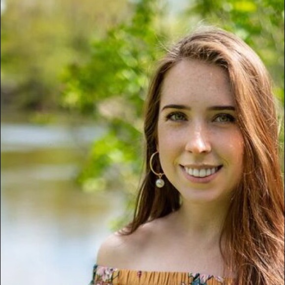 Profile Picture of Rebekah Widrick (@bekabunny) on Poshmark